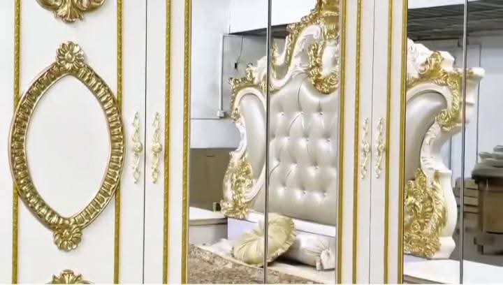 pat-lux-stil-baroc-dormitor-crem